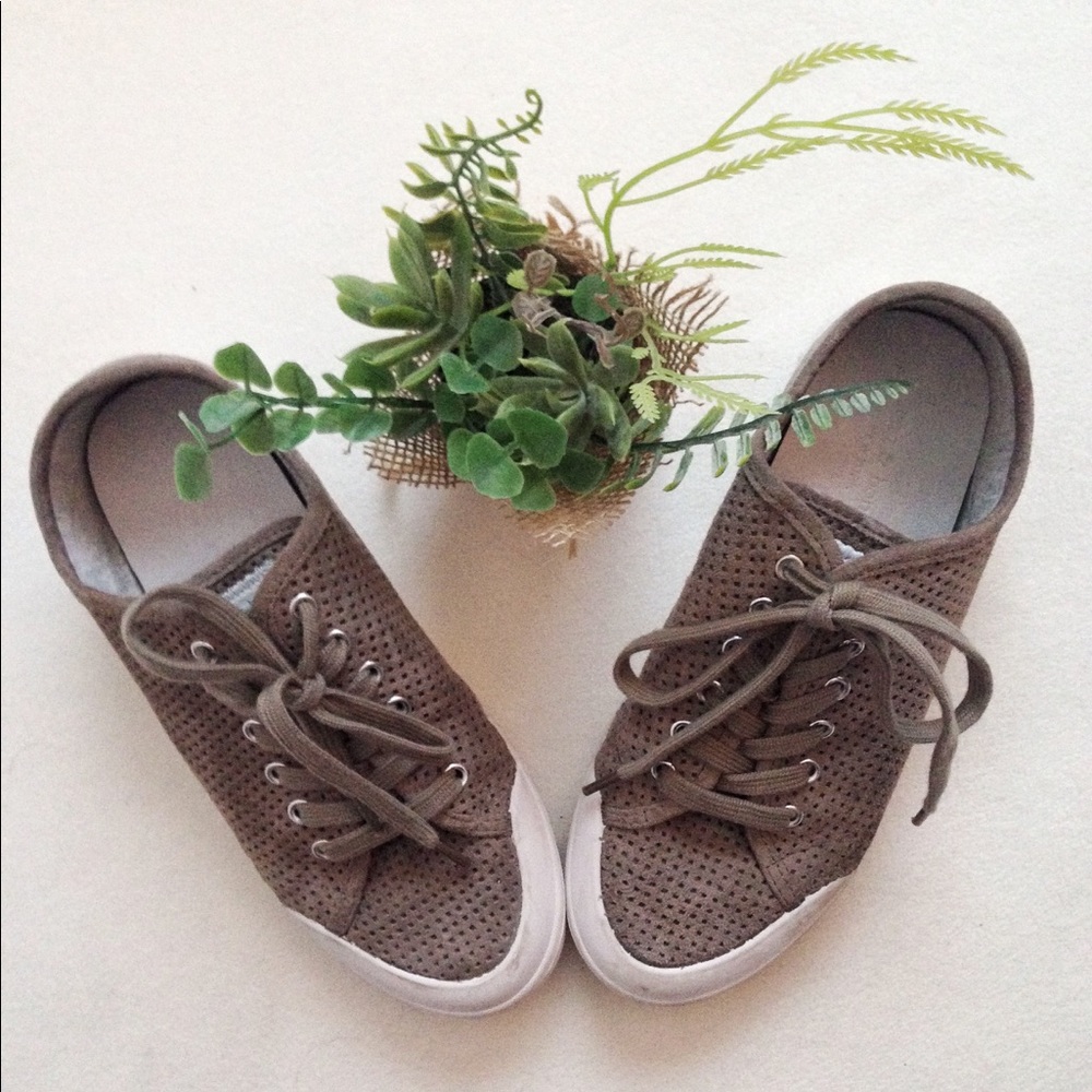 Rag & Bone Standard Issue Suede Perforated Sneaker